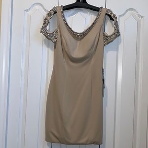 NEVER WORN Gorgeous mini dress
